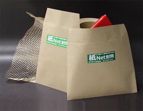 Paper envelopes with mesh paper as buffer